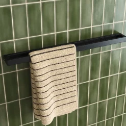 - Håndklædeholder - Towel Rack - Single - Sort*Andersen Furniture Outlet