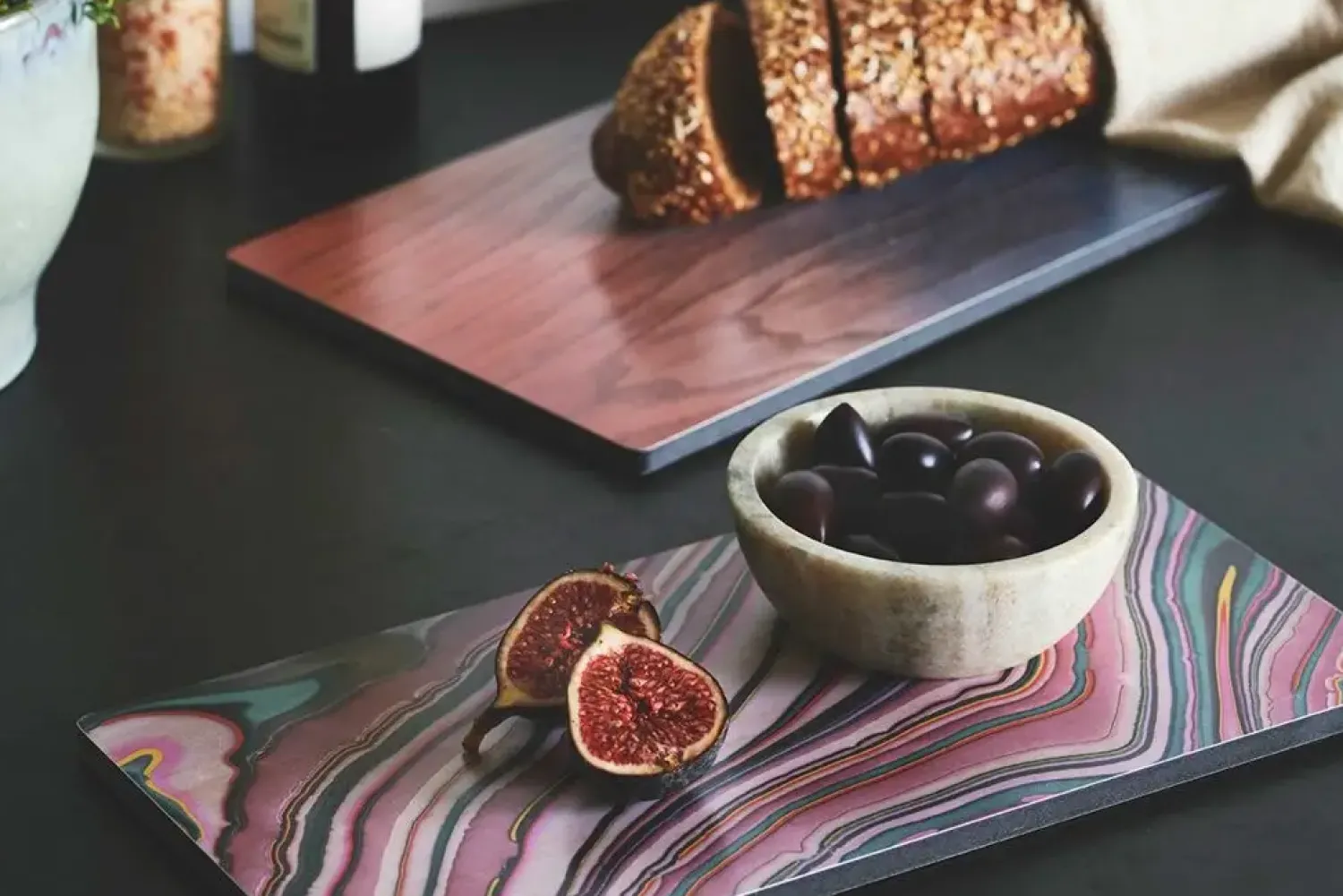 - Tribute to Wood Tray - Bakke i str. L - Blå - 43x33 cm*Applicata Outlet