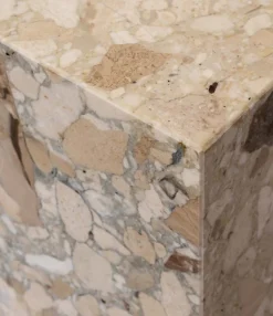 Copenhagen - Plinth Low, Kunis Breccia - Marmor sofabord eller skulptur*Audo Clearance