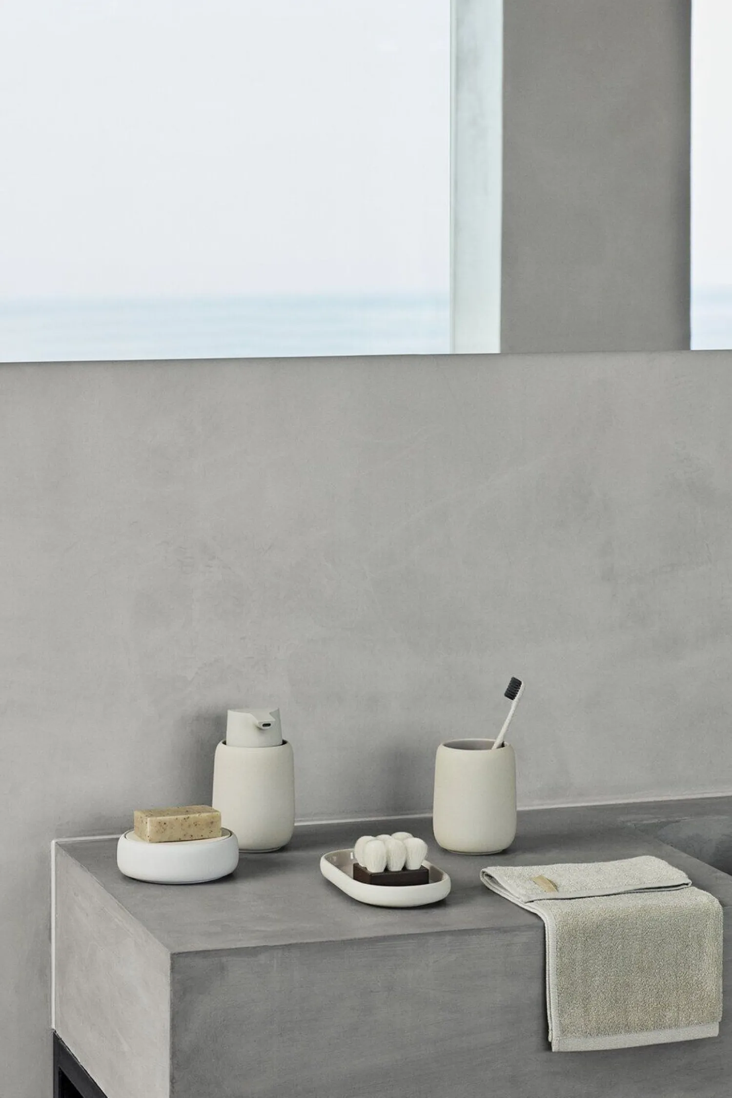 - Soap Dish - Magnet - SONO^Blomus Hot