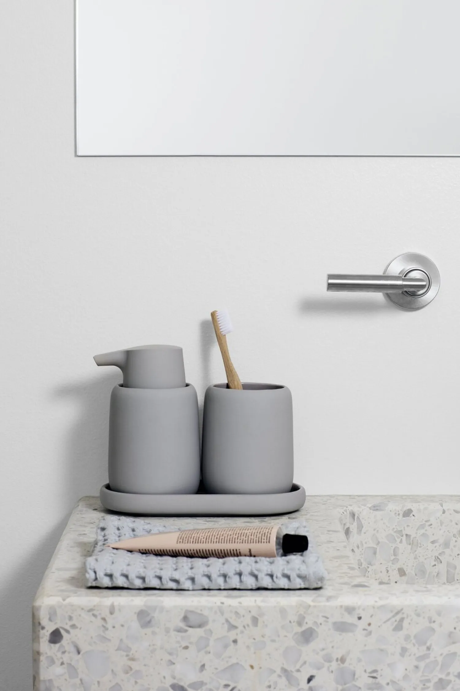 - Tandbørstekrus - Sono - Mirco Chip/lys grå*Blomus