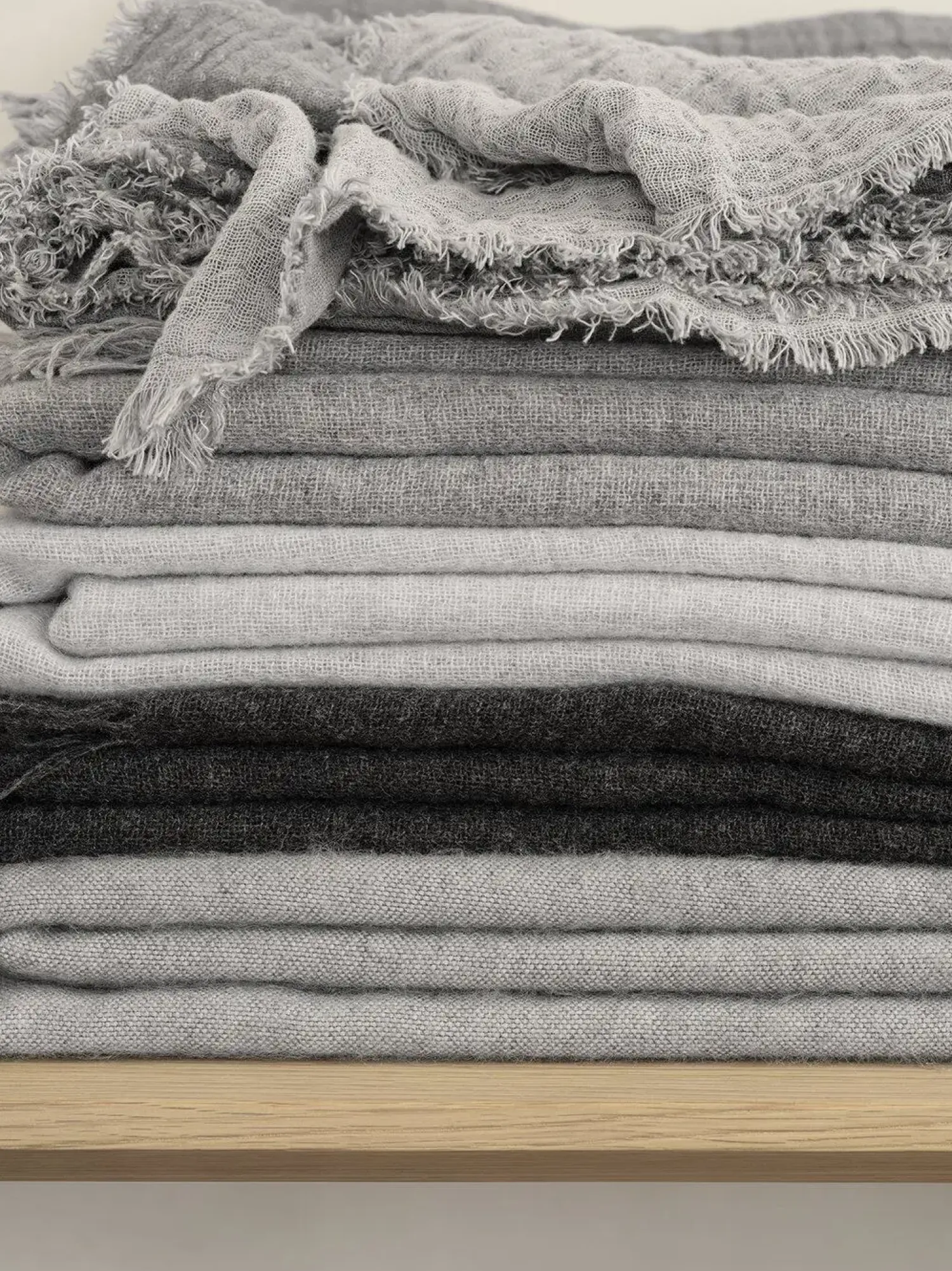 - Throw - Micro Chip - MERINO^Blomus