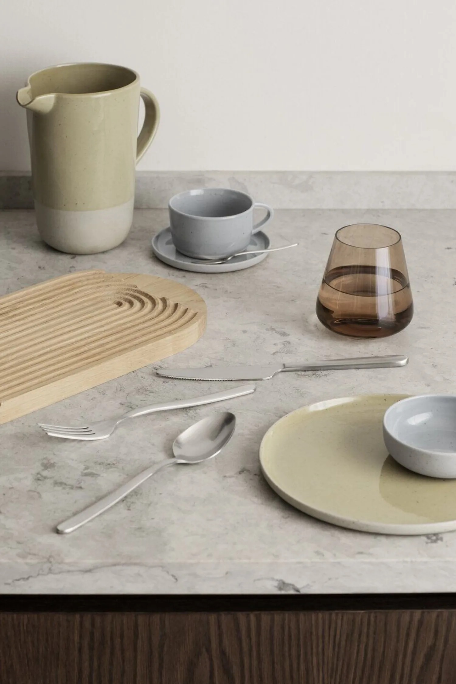 - Tray/Cutting Board - H 2 cm, B 17 cm, T 32 cm - ZEN^Blomus Hot