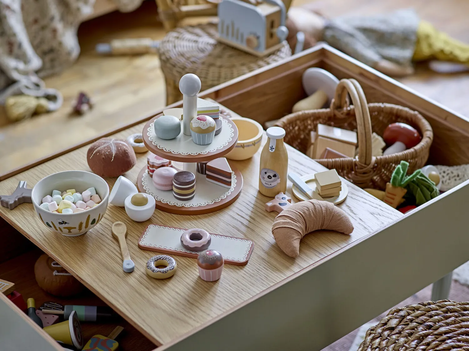 - Adda Legetøjsmad, Blå, Bøg^Bloomingville