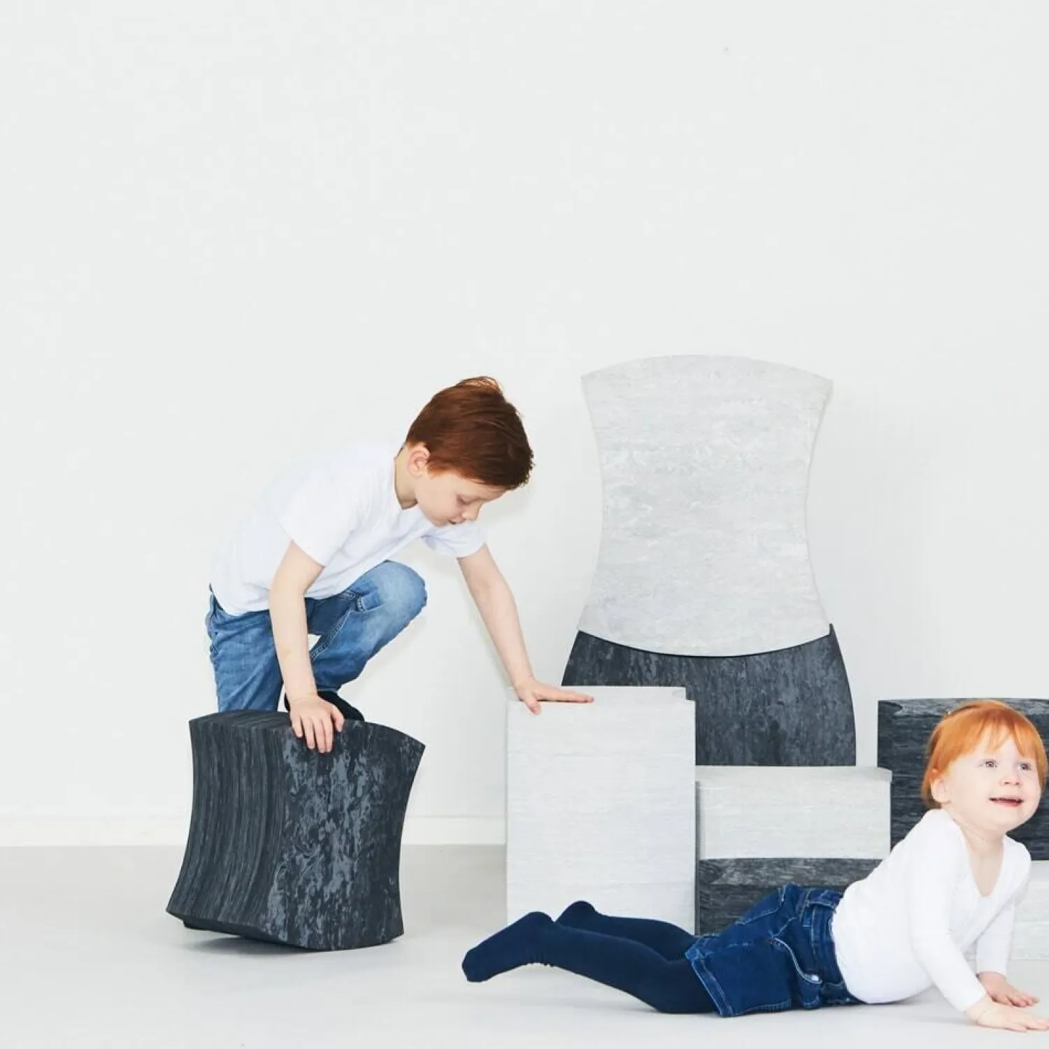 - Design Edition M 24 Dark grey marble^bObles Clearance