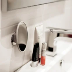 - Aftageligt Make-up spejl. (u/forstørrelse)*Bosign