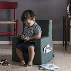 børnestol - KK Kids chair - Dyb grøn med lysegrøn knap^By KlipKlap Outlet