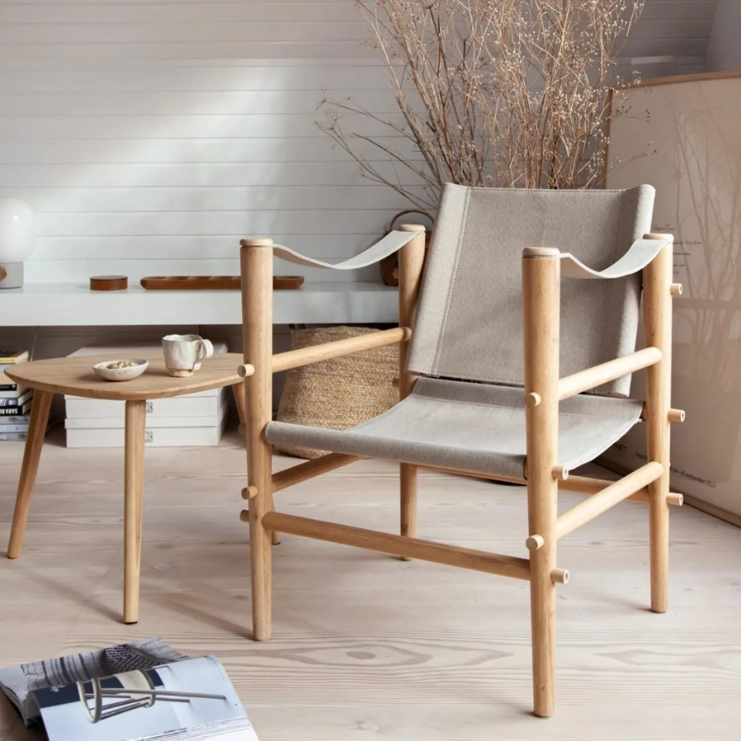 - Noble indskudsborde i bambus bestående af to borde*Cinas Best