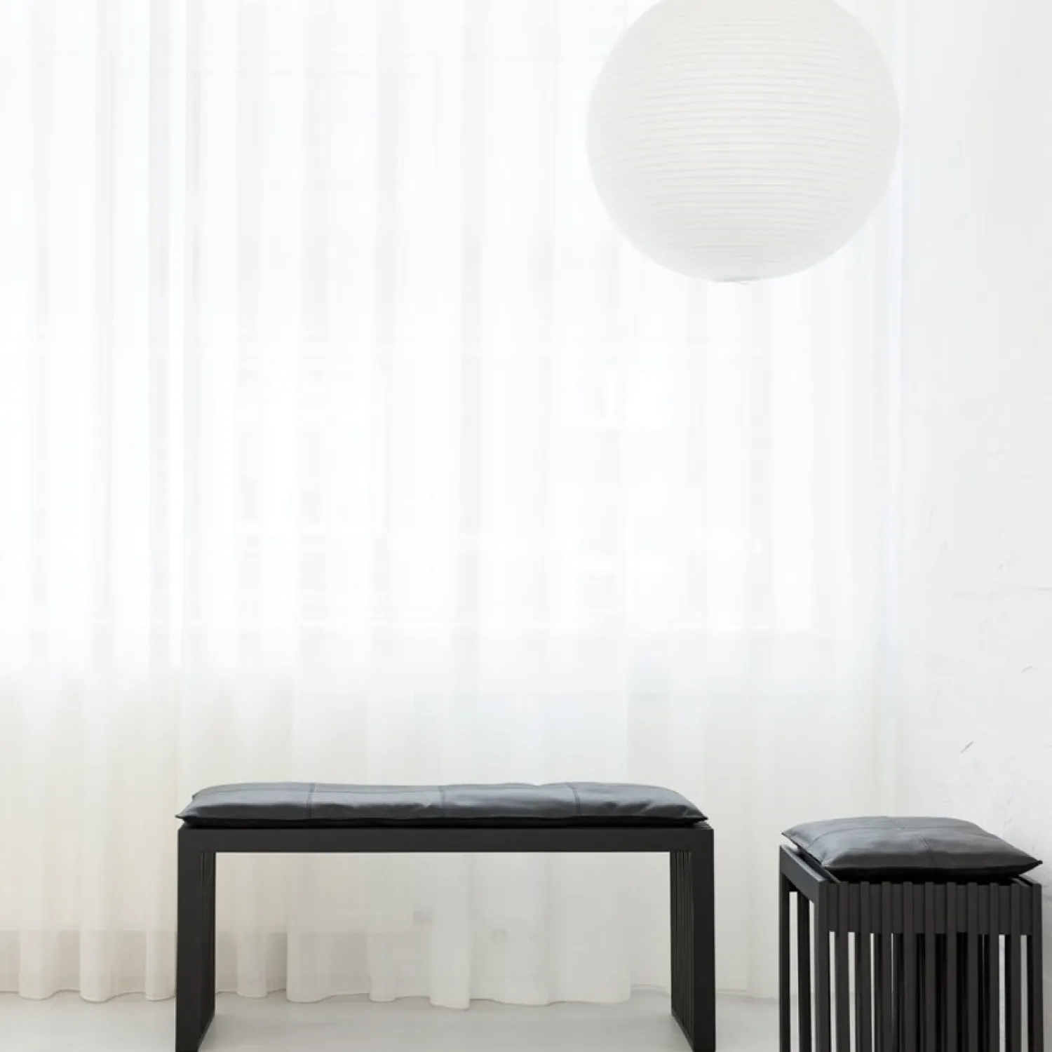 - Rib bænk 104x35cm mahogni mat sort^Cinas Hot