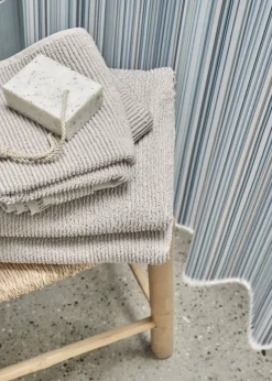 - Badeforhæng - Spectrum shower curtain w/eyelets 200 cm - Blå*Compliments Outlet