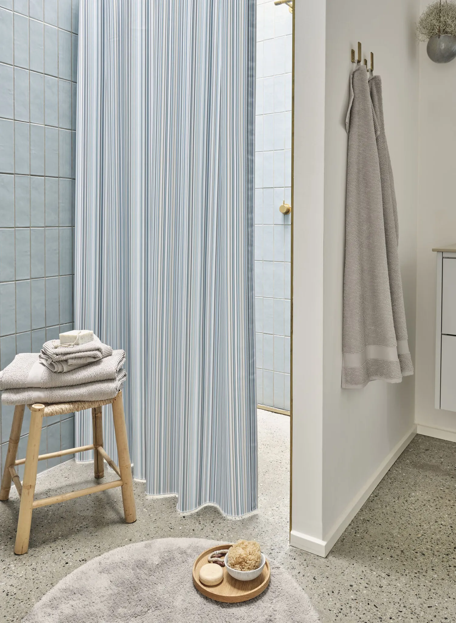 - Bademåtte - Loop Bath Mat dia. 75 cm - Lys grå^Compliments Outlet