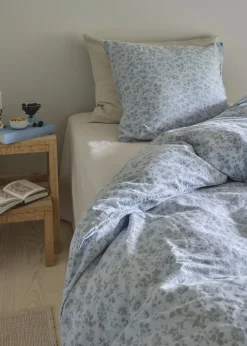 - Blossom Bed Linen - 140x220/60x63 cm - Dusty blue^Compliments New