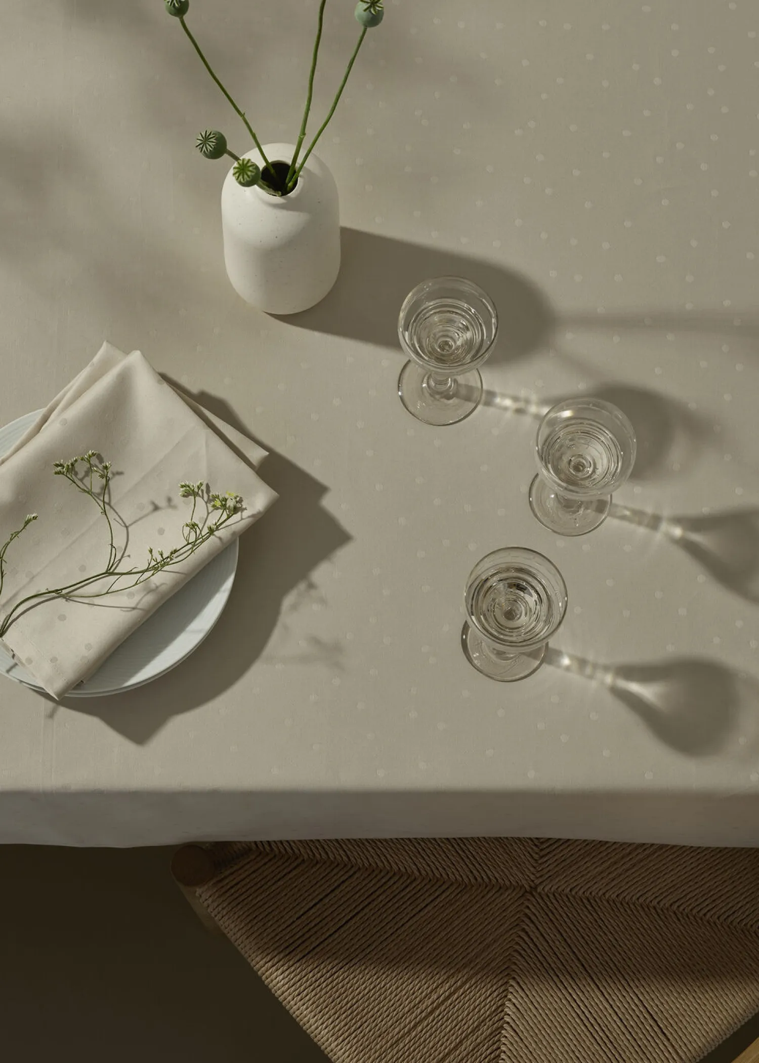 - Confetti Damask Table Cloth dia. 200 cm - Moon^Compliments New