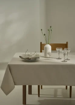 - Confetti Damask Table Cloth 150x250 cm - Moon*Compliments Online