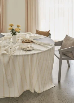 - Dug - Brise Table Cloth 200x200 cm - Gul^Compliments Best