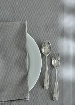 - Dug - Tile Damask Table Cloth 150x 250 cm - Sølv grå^Compliments Hot