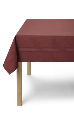 - Dug - Tile Damask Table Cloth 150x 250 cm - Vinrød^Compliments New