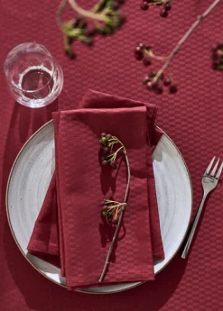 - Dug - Tile Damask Table Cloth dia. 200 cm - Vinrød*Compliments Online