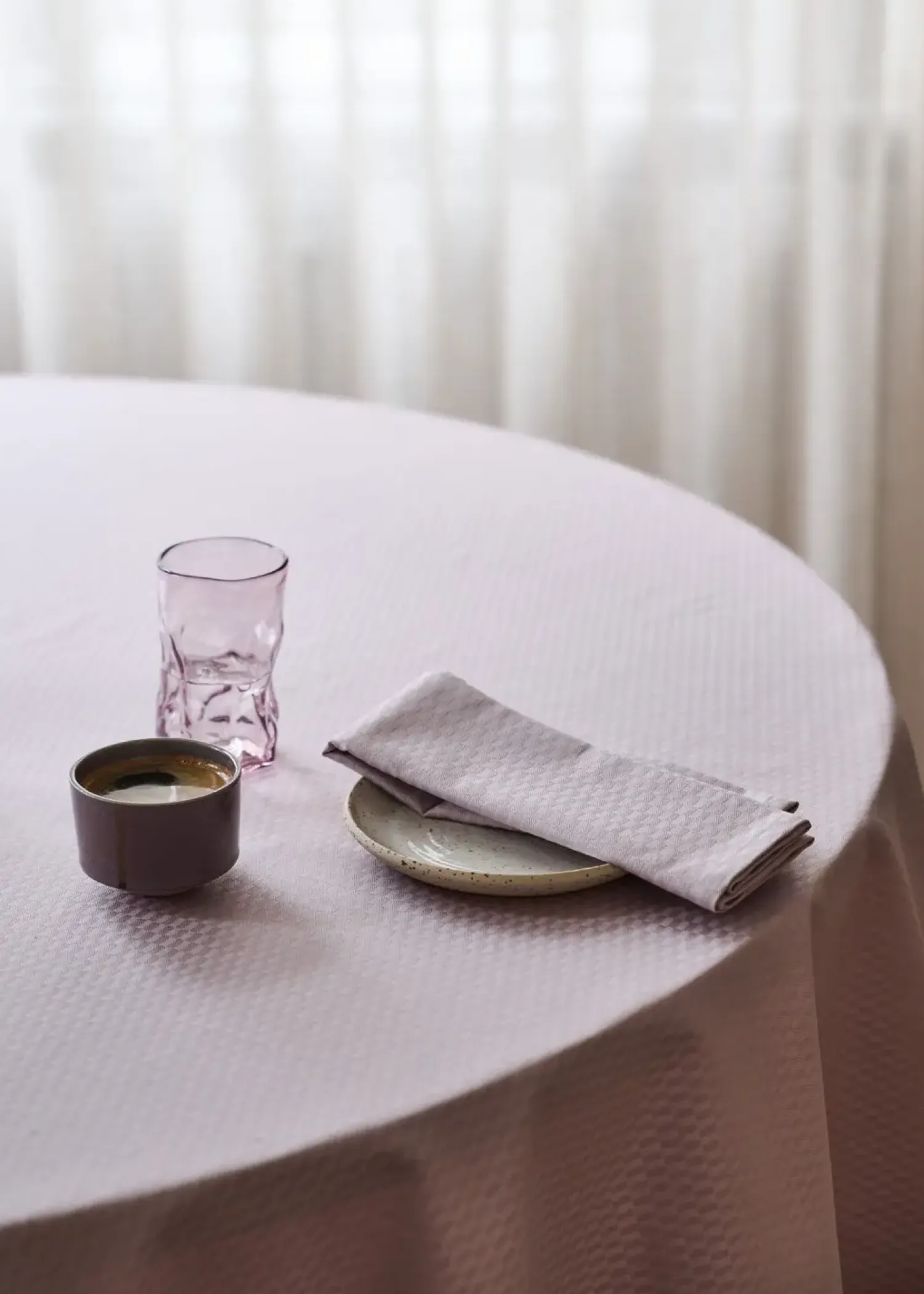 - Dug - Tile Damask Table Cloth dia. 200 cm - Ash rose*Compliments Best