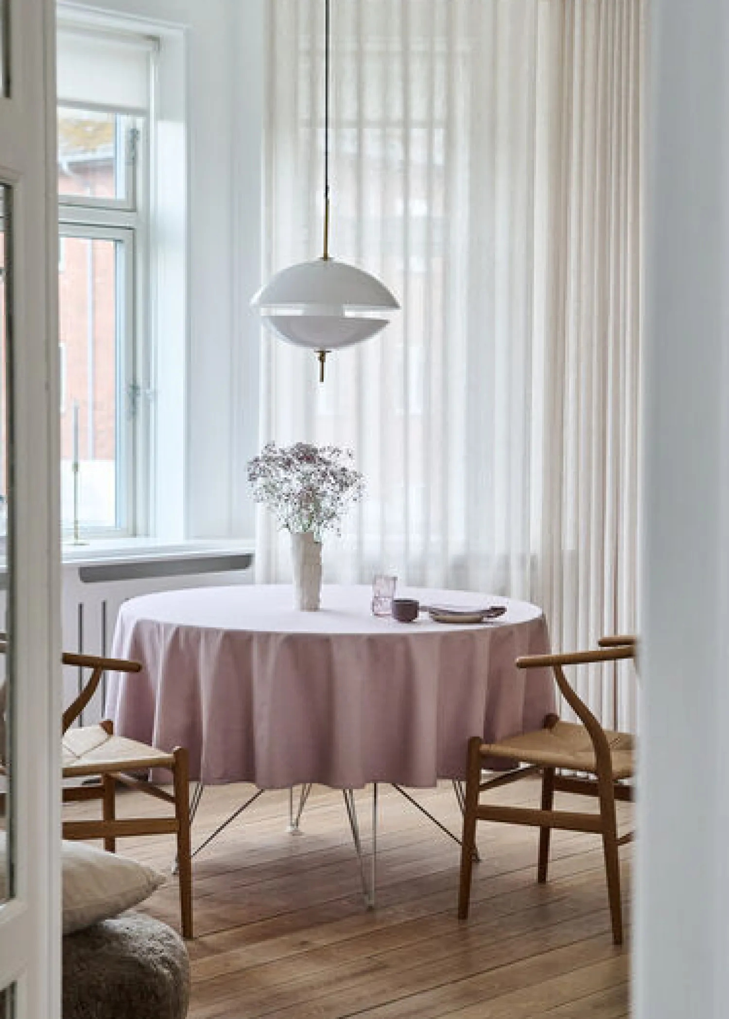 - Dug - Tile Damask Table Cloth dia. 200 cm - Ash rose*Compliments Best