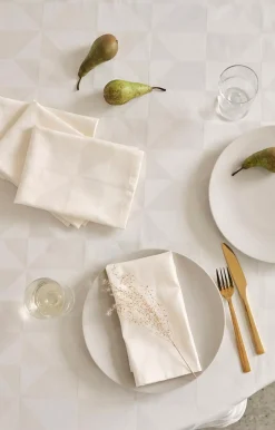 - Dug - Wind Damask 160x320 cm - Cream*Compliments