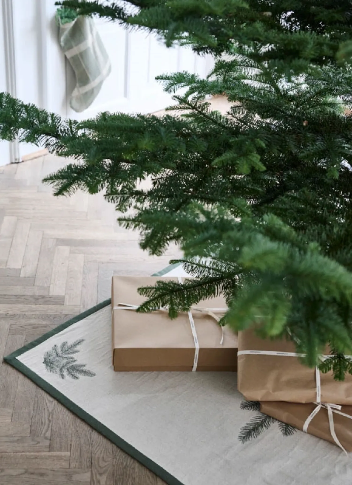 - Juletræstæppe - Baum Christmas Rug - Grå - 130x130 cm*Compliments Sale