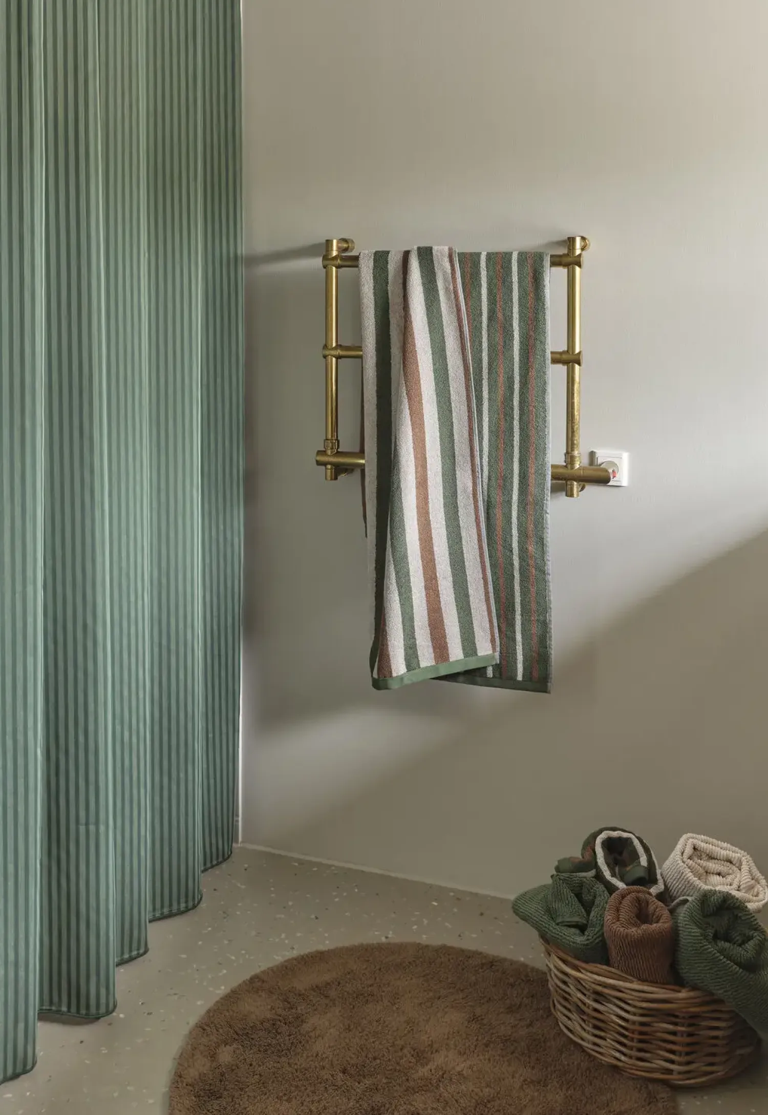 - Loop Bath Mat dia. 75 cm - Brun*Compliments New