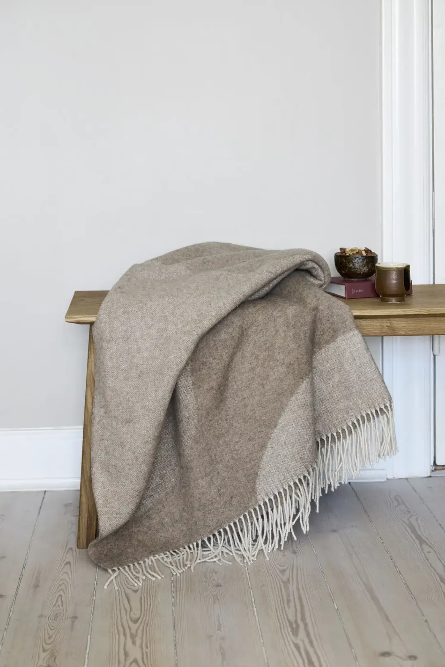 - Plaid - Waves Throw 140x200 cm - Sand^Compliments Clearance