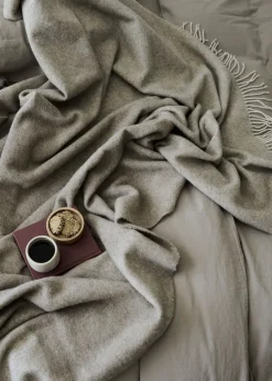 - Plaid - Waves Throw 140x200 cm - Sand^Compliments Clearance