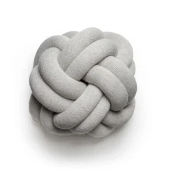 pude - Knot pude i lysegrå^Design House Stockholm Online