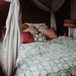 Doing Goods - Dug / sengetæppe - Stor - Lullaby - 240 x 280 cm^ Best