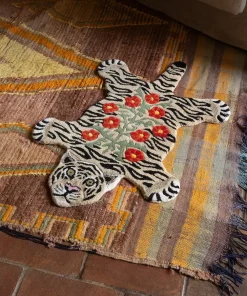 - Floral White Gulvtæppe - Small - 92x62 cm*Doing Goods Hot