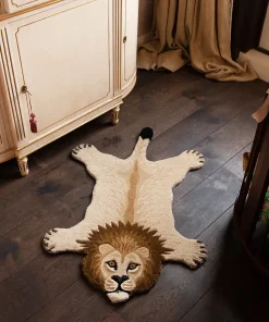 - Moody Lion Gulvtæppe - Small^Doing Goods