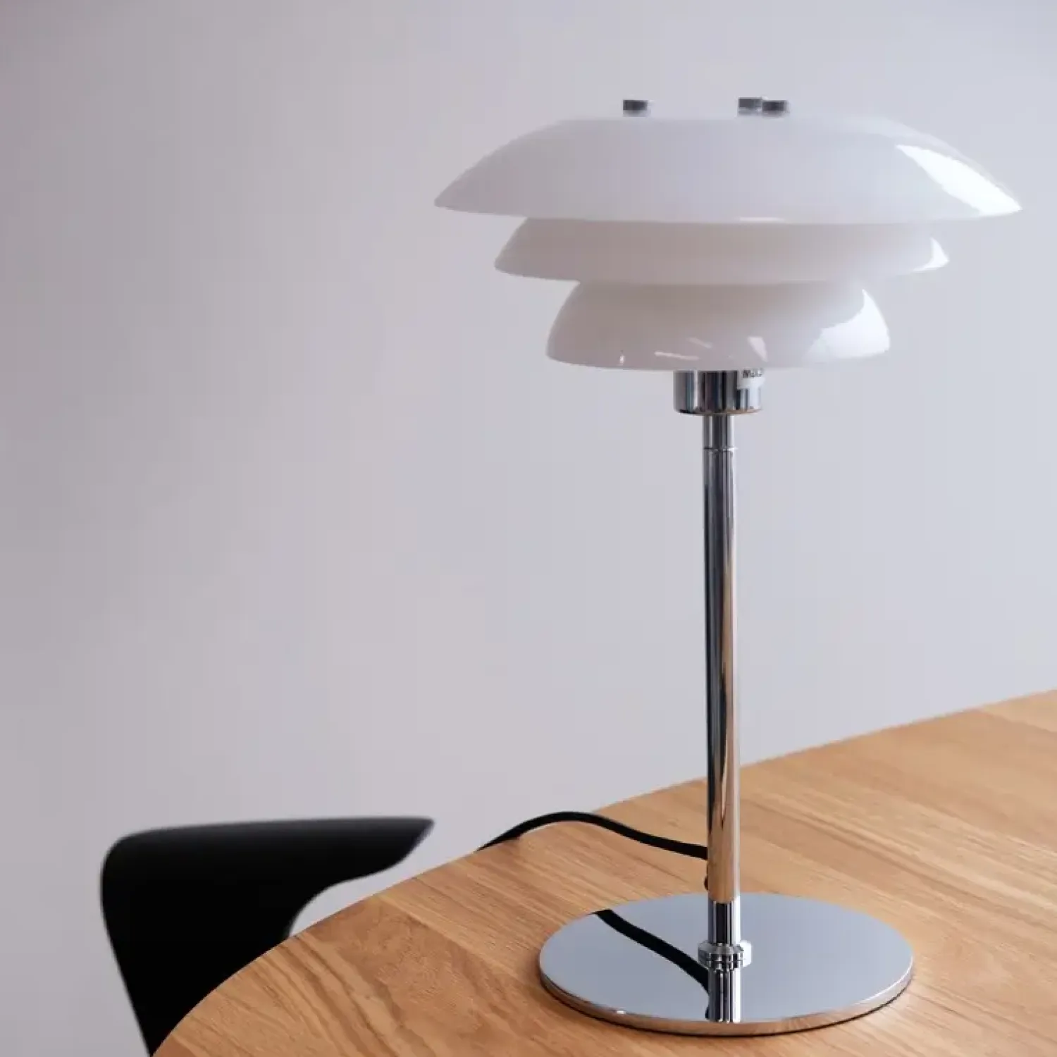 - DL20 Opal bordlampe - Opal/Krom*Dyberg Larsen Clearance