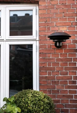 Dyberg Larsen - DL31 væglampe - udendørs - sort*