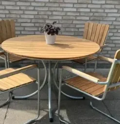 Friis Furniture - Teaktræsbord - Læsø - Ø110 cm - 2. sortering* Outlet