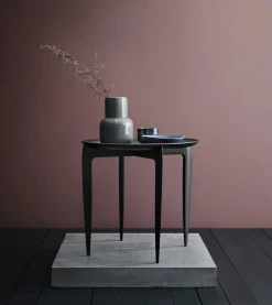 - bakkebord - Tray Table - sort - Ø 45 cm*Fritz Hansen Hot