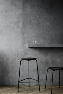 - Barstol - High Dot™ Counter stool 3-legs^Fritz Hansen