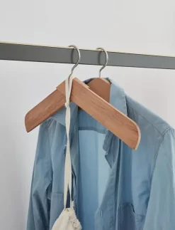 Fritz Hansen - Collar - Bøjle - Teak^​​​​​​​Fritz Hansen Outlet