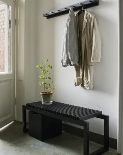 Fritz Hansen - Cutter Bænk - Sort - L 120 cm^​​​​​​​Fritz Hansen Hot