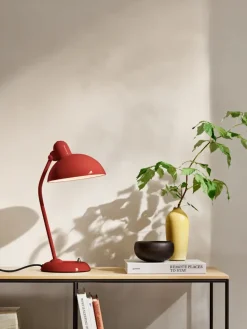 - Kaiser Idell 6556-T - Bordlampe - Rød*Fritz Hansen Discount