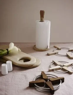 Fritz Hansen - Køkkenrulleholder - Norr - Eg*​​​​​​​Fritz Hansen Online