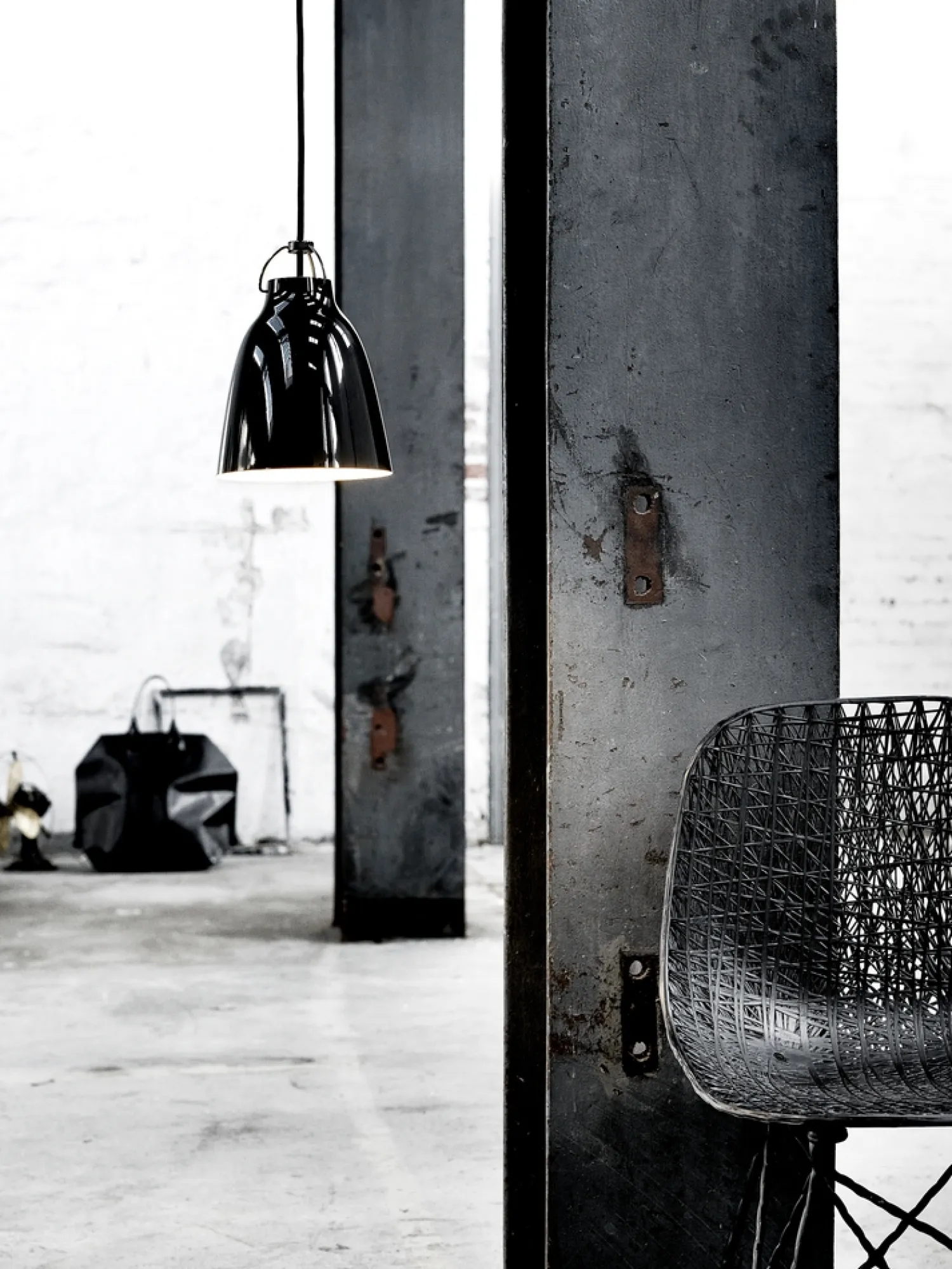 - Loftlampe - Caravaggio - Sort - P3 Large - Grå ledning 6m*Fritz Hansen Discount