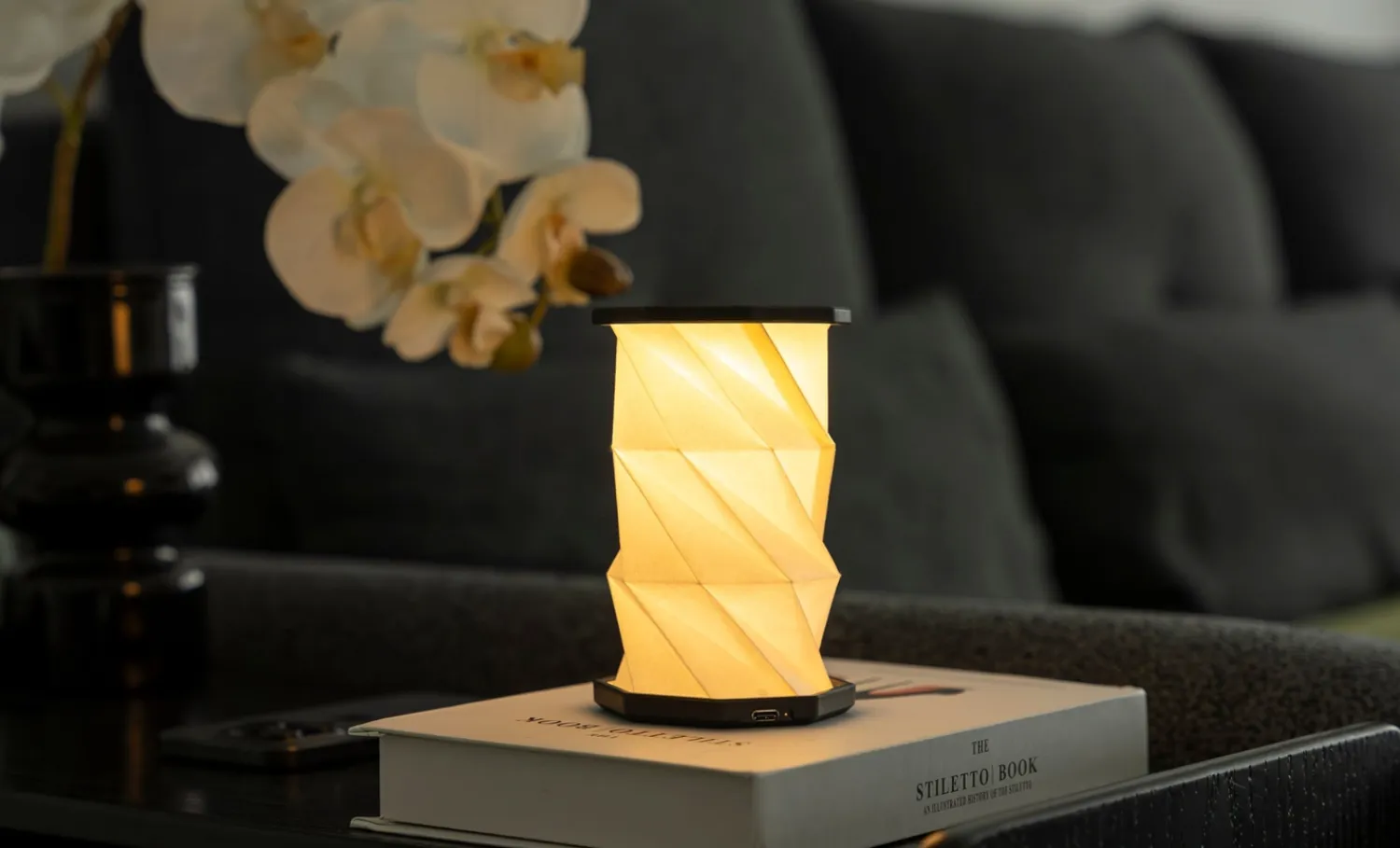 - Hexagon Twist Bordlampe - Mini - Slate Black - H14 cm*Gingko Hot