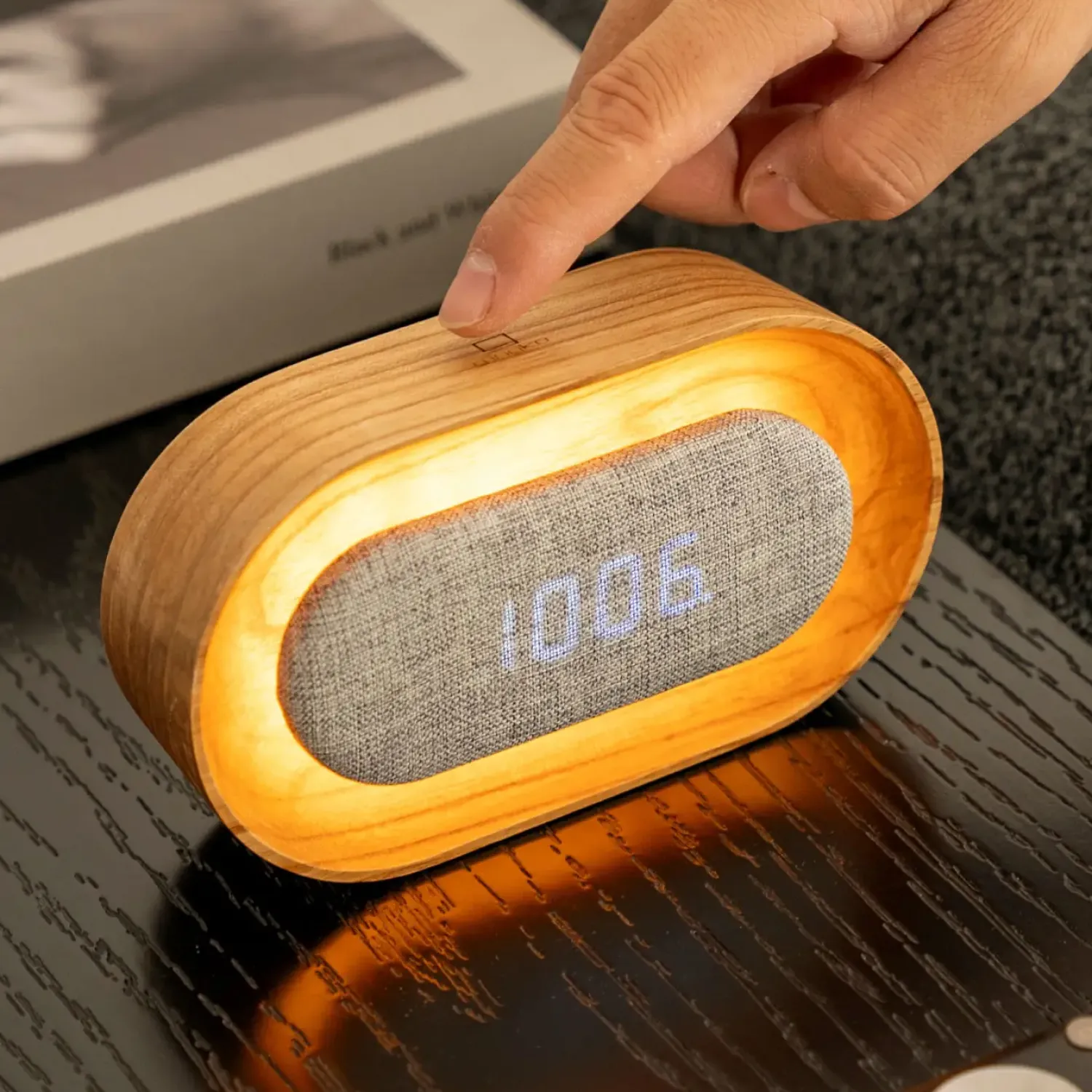 - Lumos Clock - Vækkeur - Hvid ask*Gingko