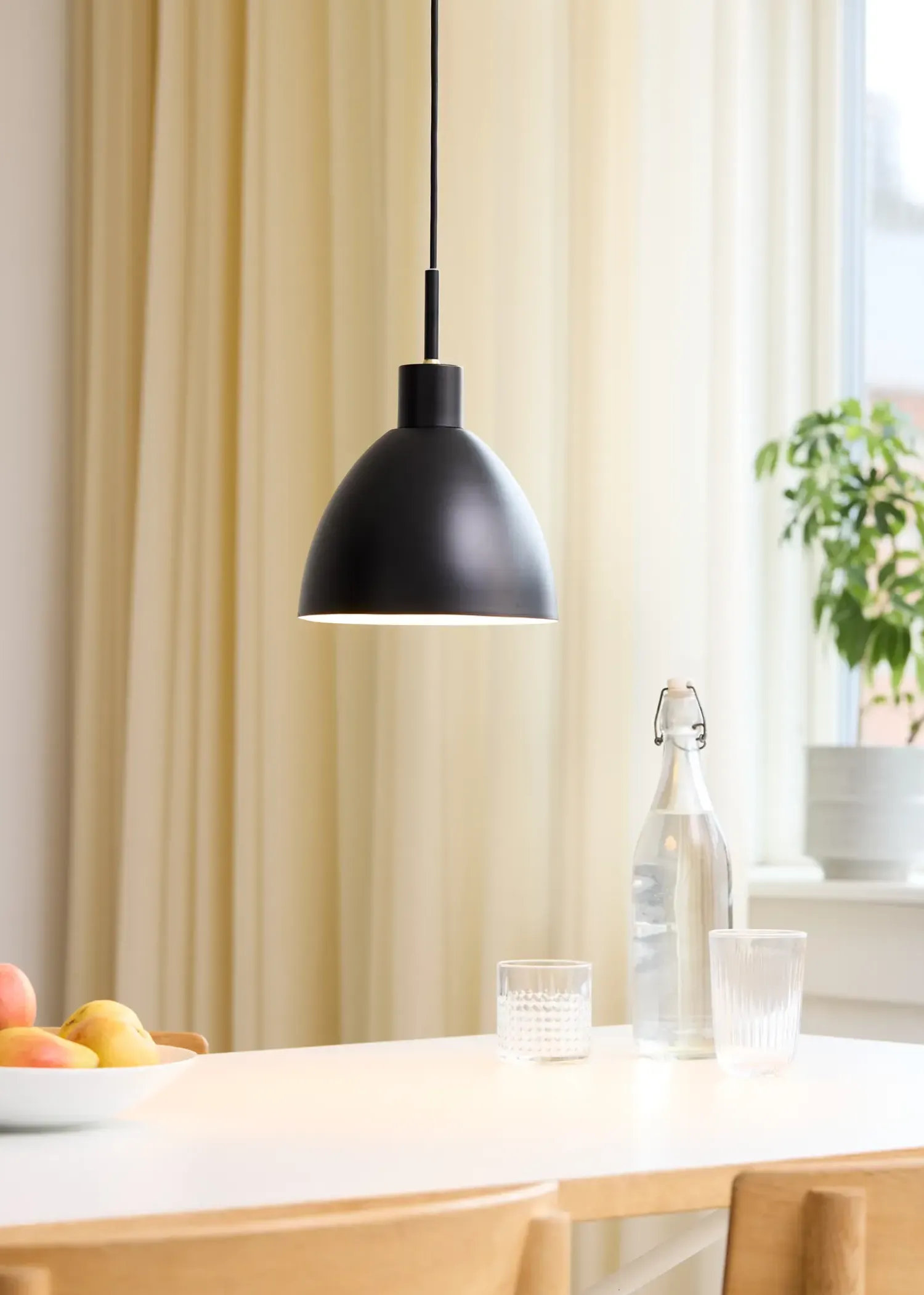 - Pendel lampe - Rock - Ø20cm - Sort^Halo Design Copenhagen