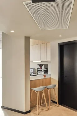 - Barstol - AAS 32 - About A Stool - Concrete Grey 2.0 - Ben: sæbebehandlet eg - Lav model^Hay Clearance