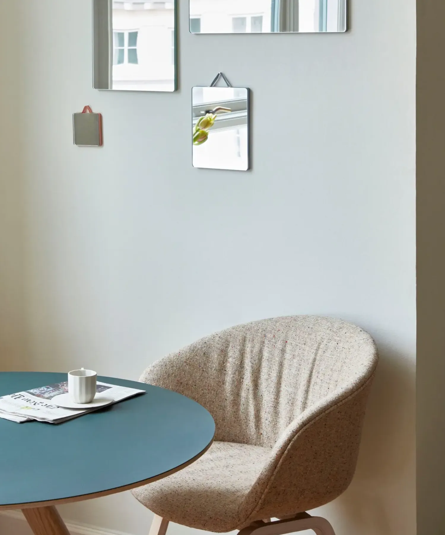 - Bord - CPH25 - Grøn / Matlakeret eg - Ø 140 cm*Hay Outlet