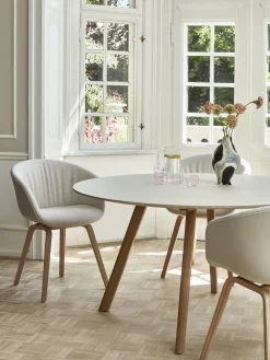 - Bord - CPH25 - Hvid/Off white / Matlakeret eg - Ø 140 cm*Hay Best