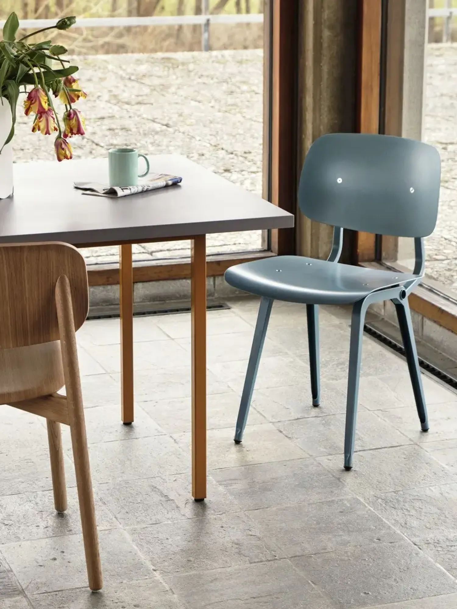 - Bord - Two-Colour - Lysegråt med gule ben - 200 x 90 cm*Hay Discount